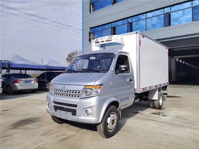 程力十八分公司 國六長安神騏T20冷藏車，城市冷鏈運(yùn)輸?shù)目煽炕锇? />
</span>
<span id=
